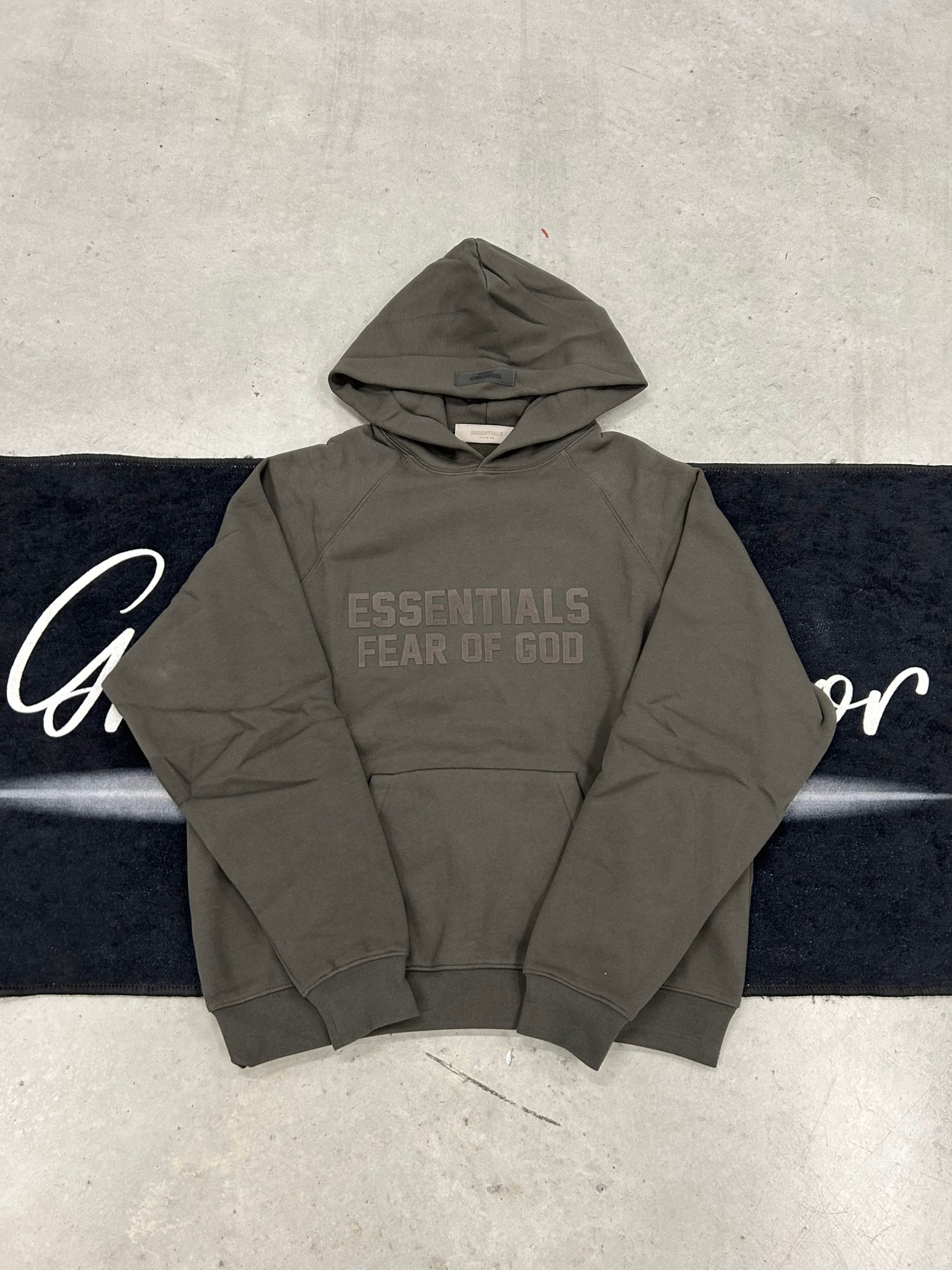 Essentials "off black" hoodie