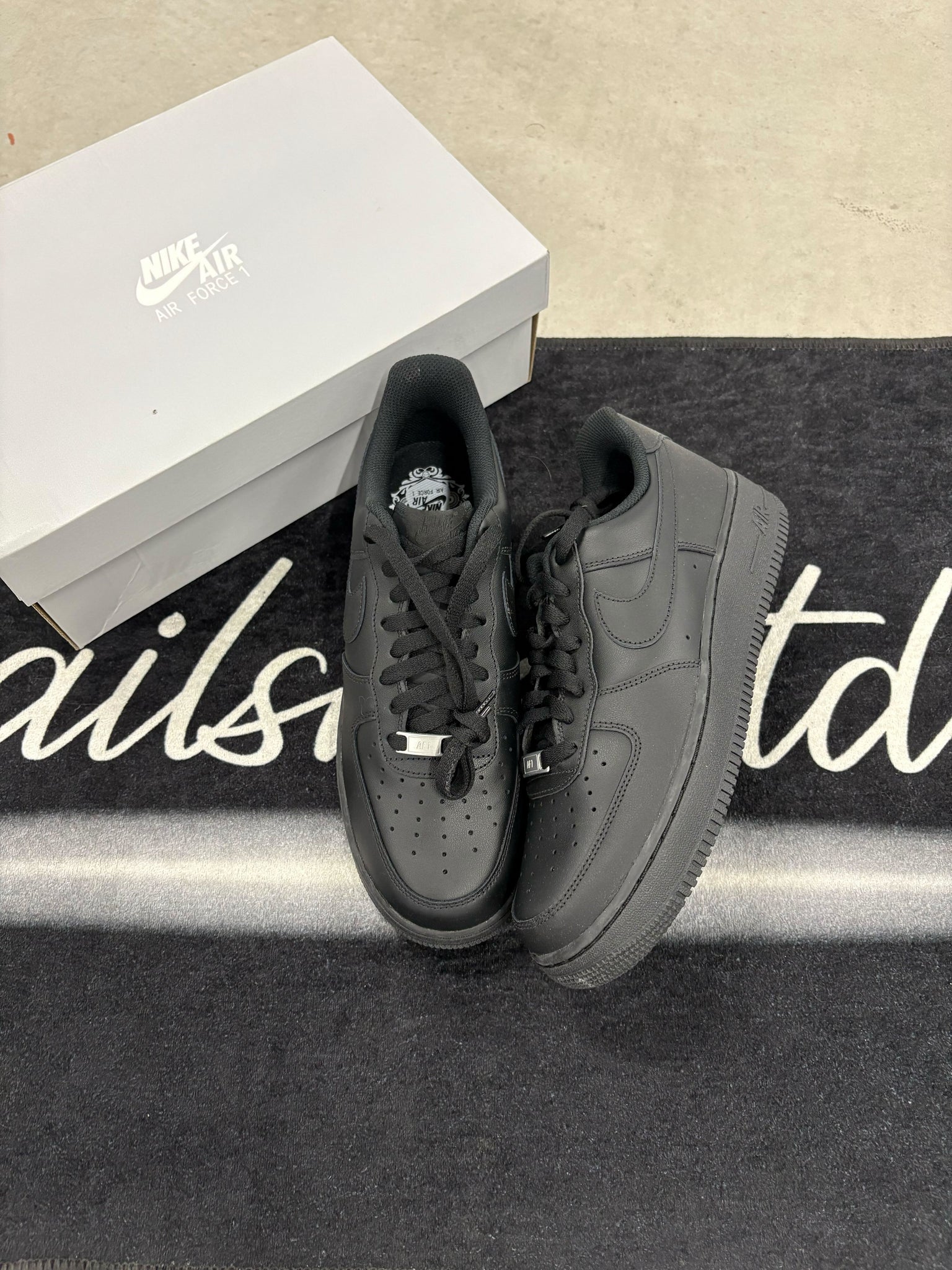 Airforce 1 "Black" shoes