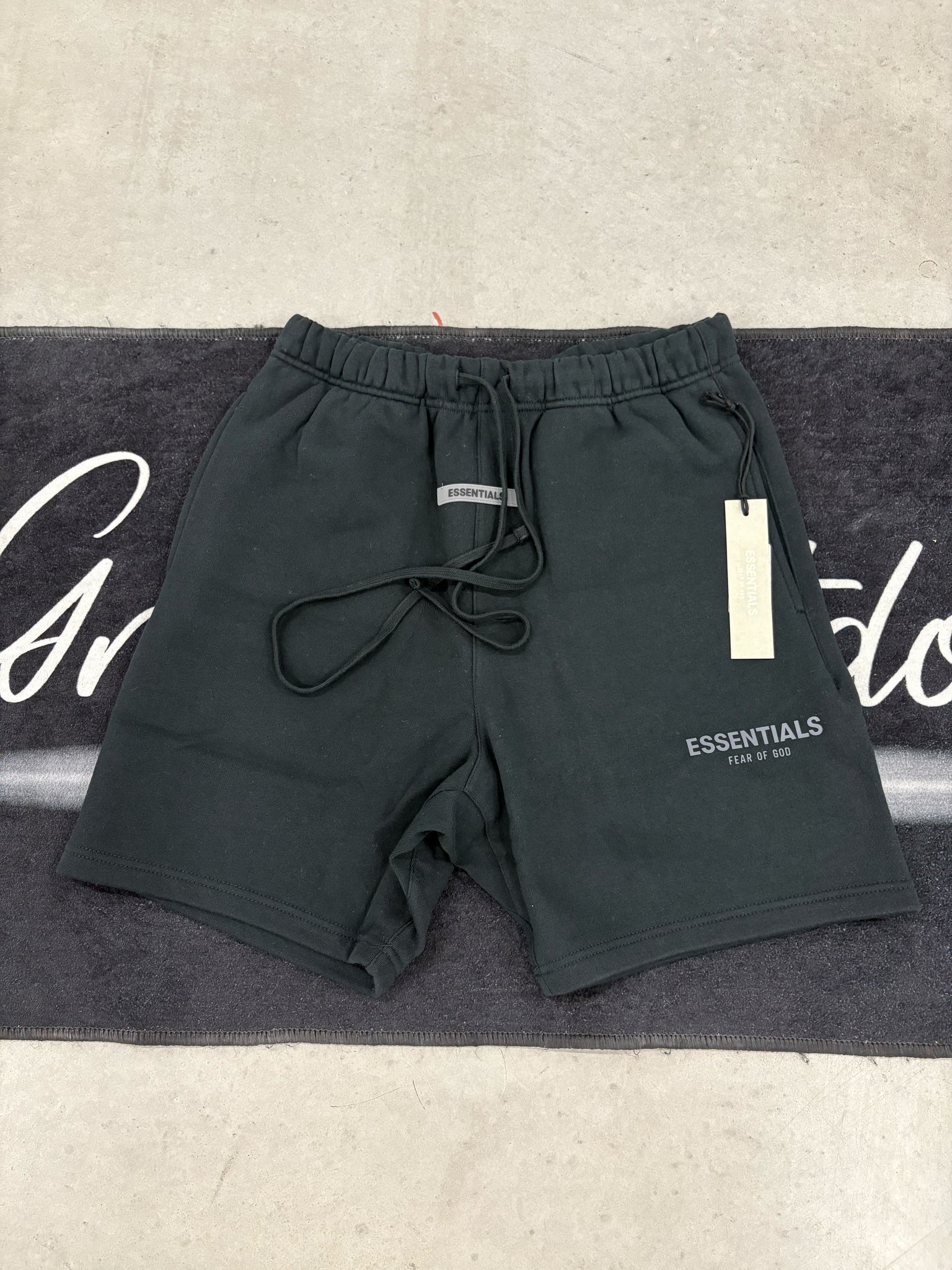 Essentials "Black 2020 SS" short