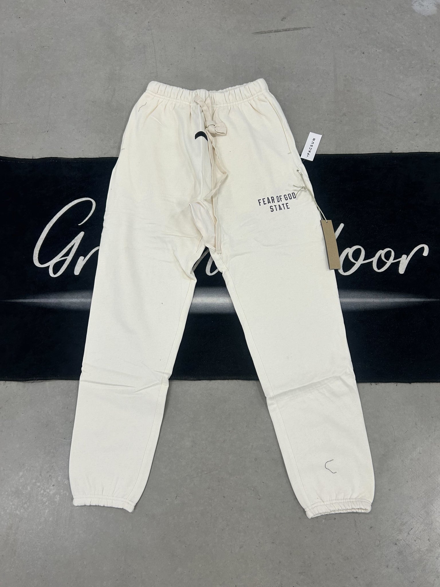 Essentials "Cream State SS24" pants