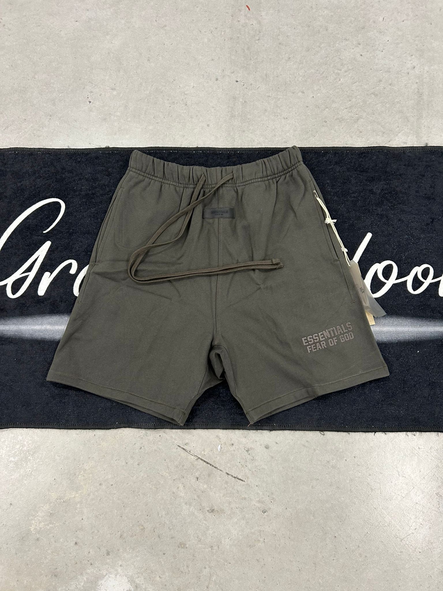 Essentials "Off Black SS23" shorts