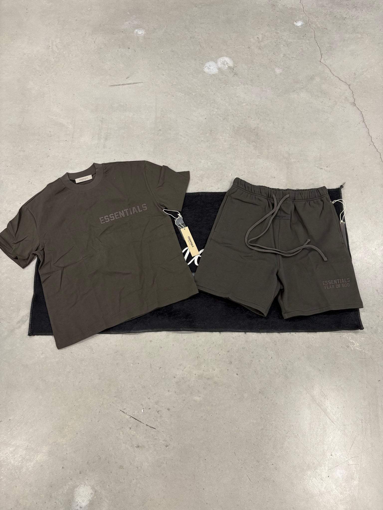 Essentials Off Black SS23 Summer Set