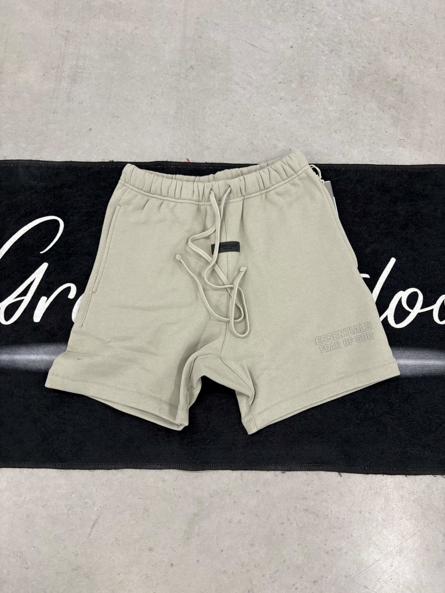 Essentials "Seal SS23" shorts
