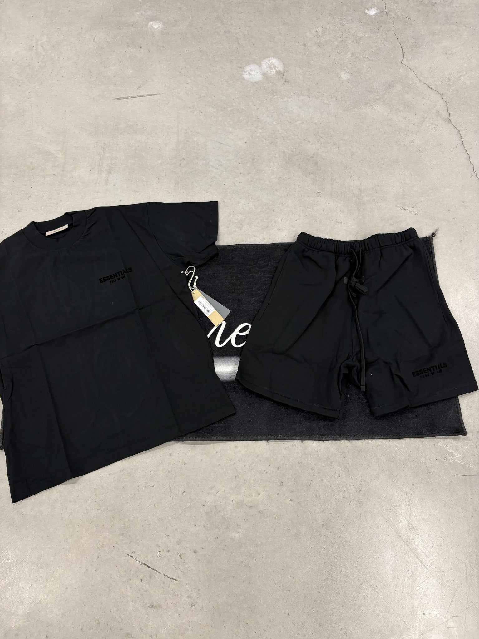 Essentials Stretch Limo SS22 Summer Set