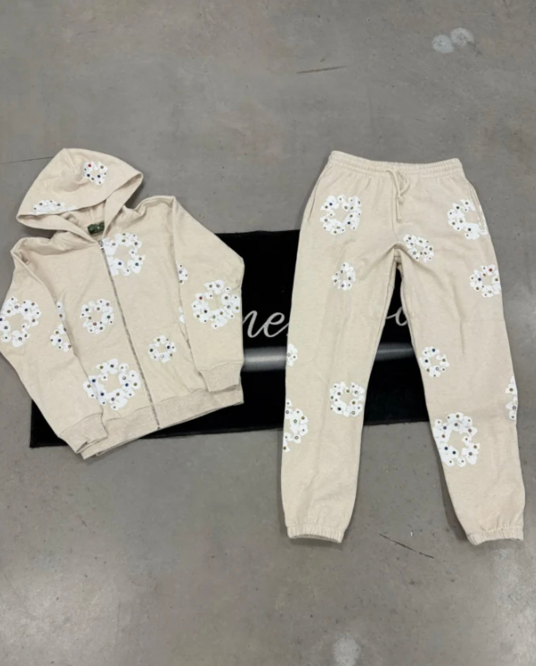 (BFCM) Denim Tears “Oatmeal Zip-up” Tracksuit