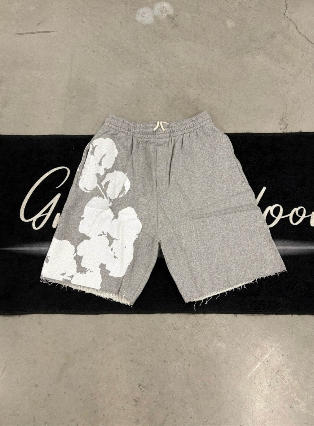 (BFCM) Denim Tears “Grey Jumbo Wreath” Short