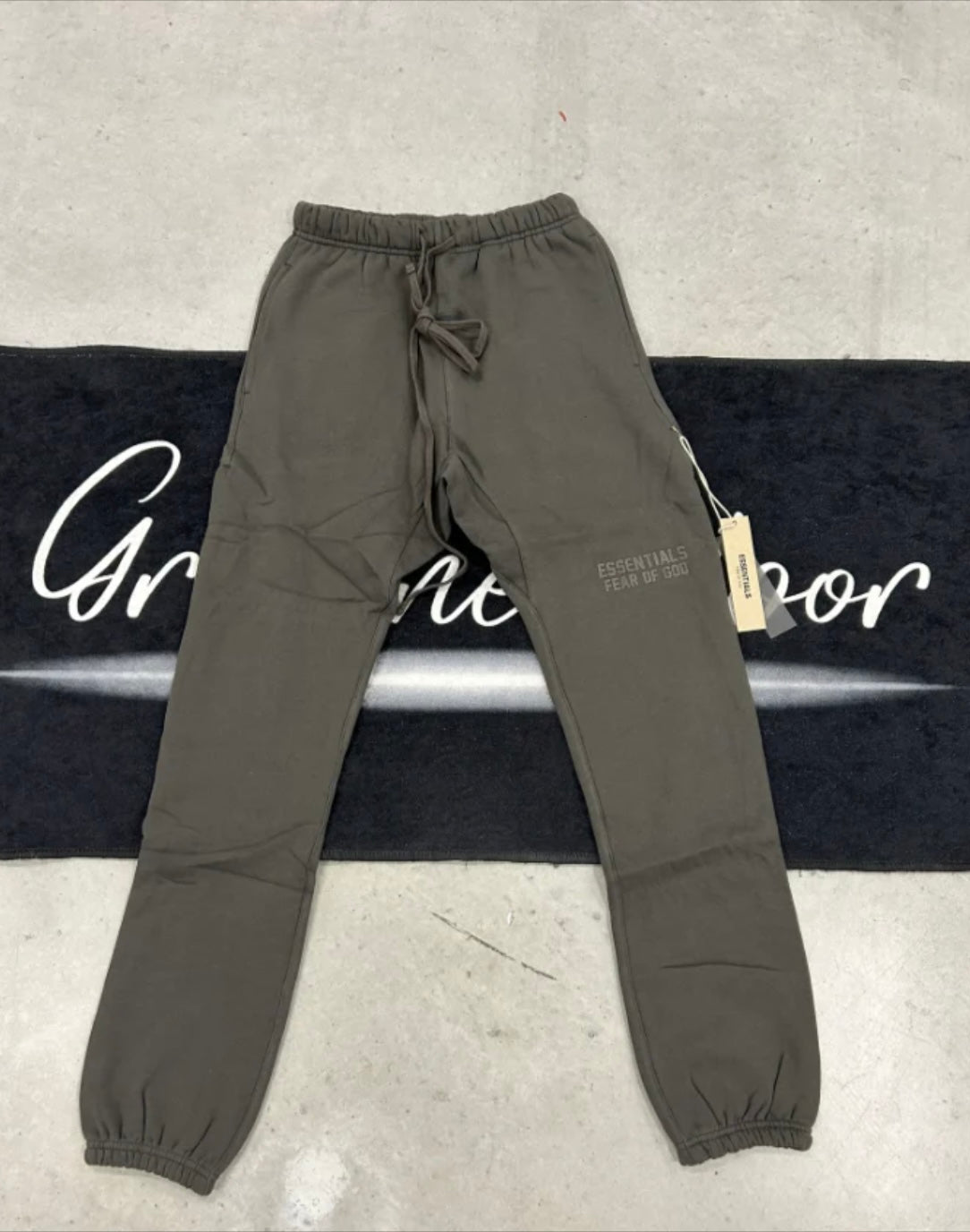 Essentials “Off Black V2” Pants