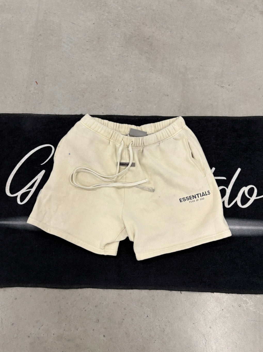 (BFCM) Essentials “Cream 2020” Short (used)