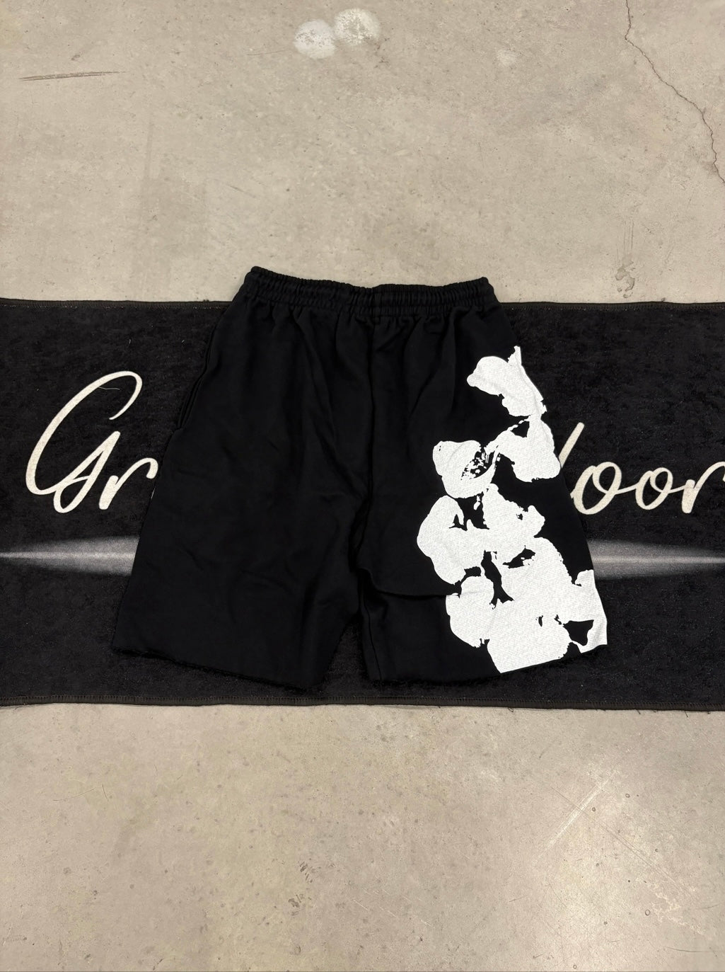 (BFCM) Denim Tears “Jumbo Wreath Black” Short