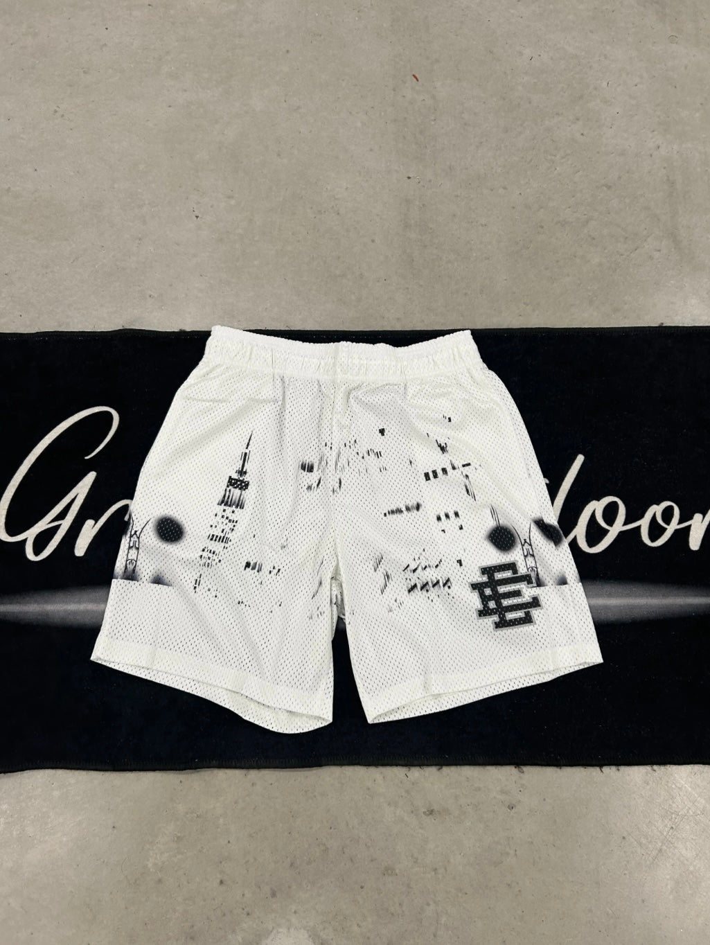 Eric Emmanuel “Skyline White” Short