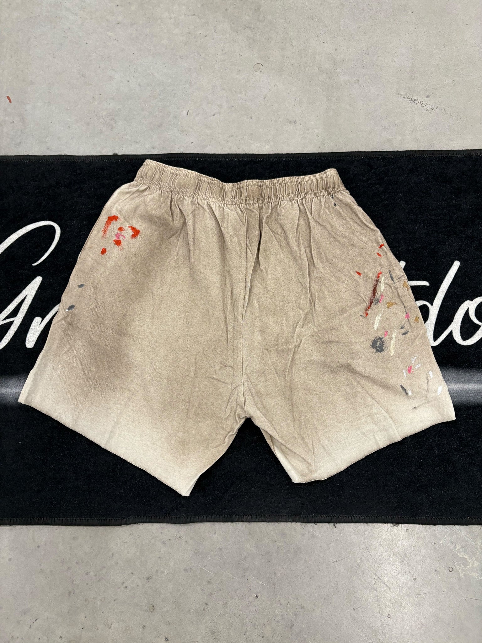 Gallery dept "Mocha" short