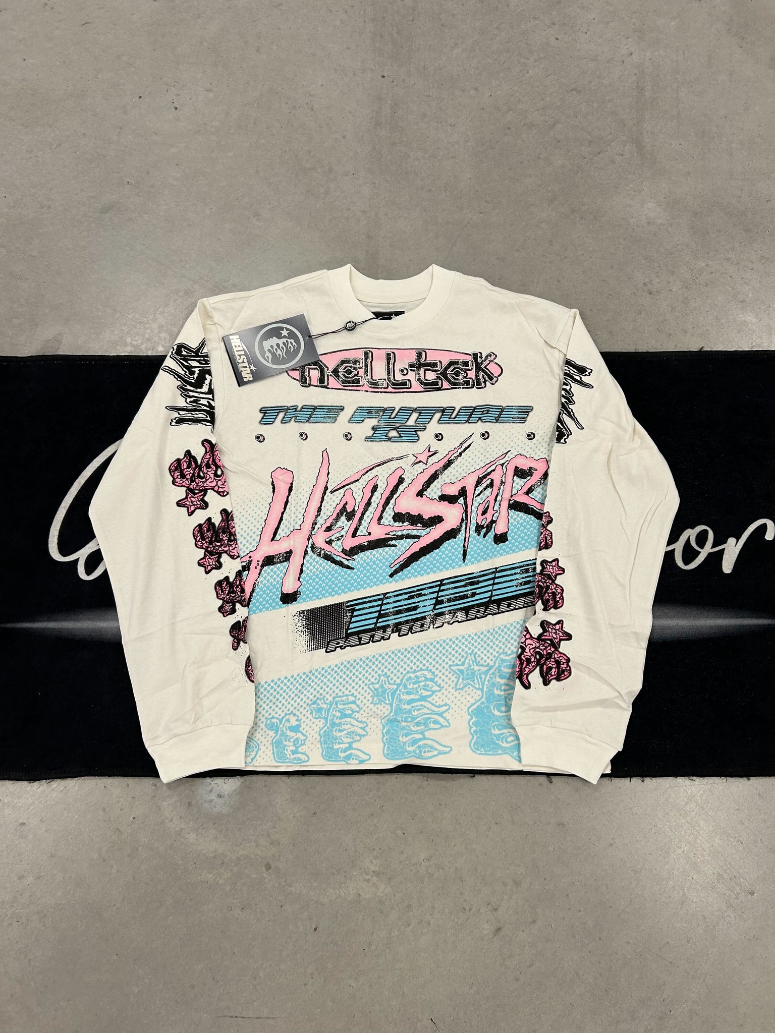 Hellstar "the future is" longsleeve