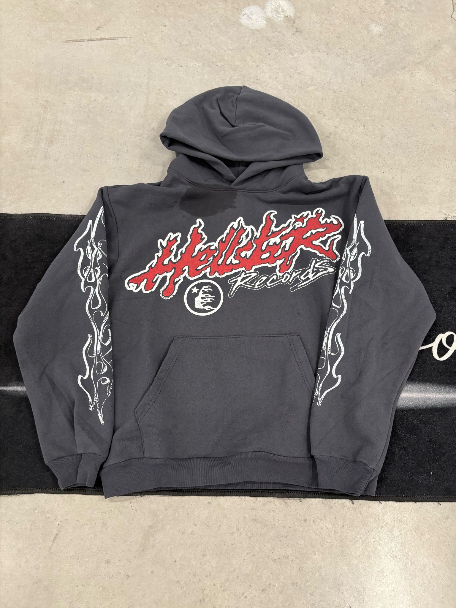 Hellstar "tour" hoodie (used)