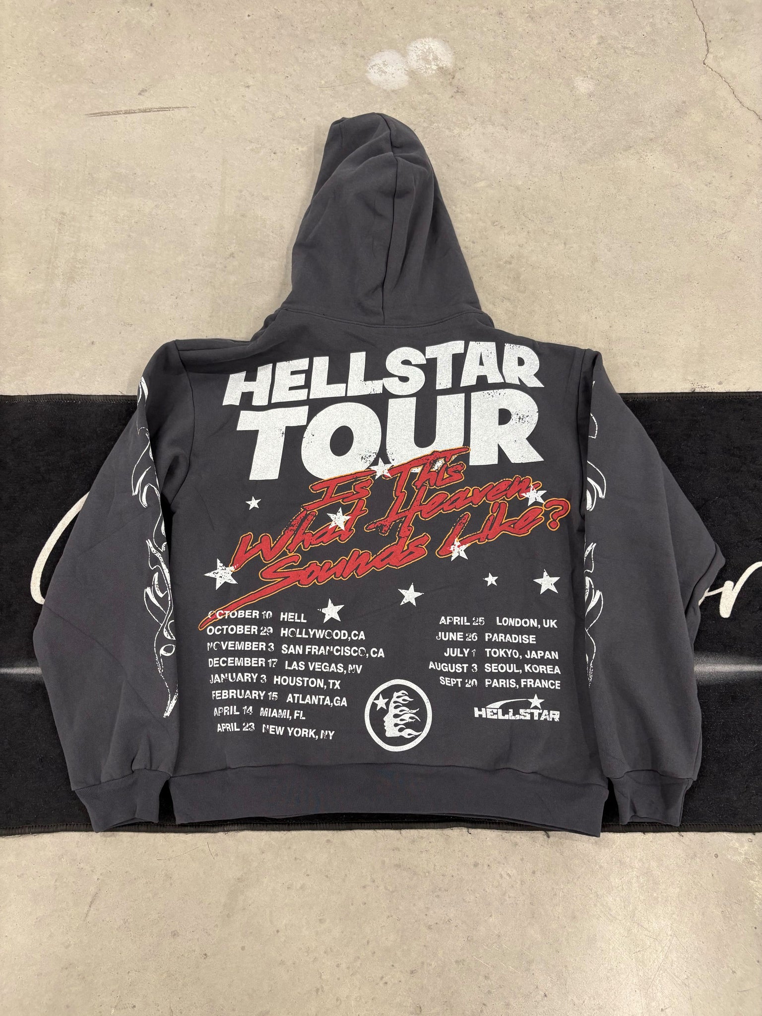 Hellstar "tour" hoodie (used)