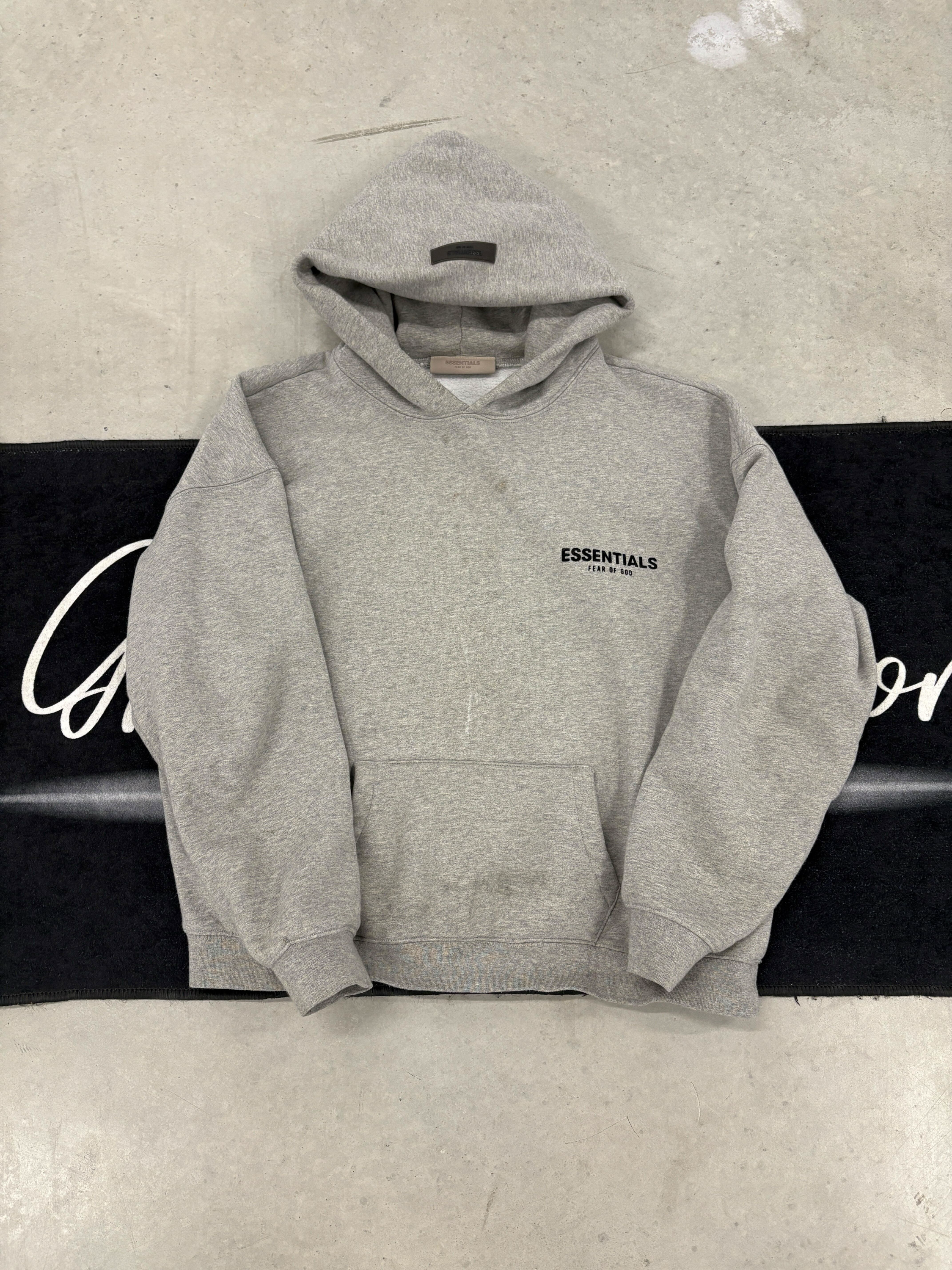 Essentials “Dark Oat” SS hoodie (used) – GRAILS NEXT DOOR