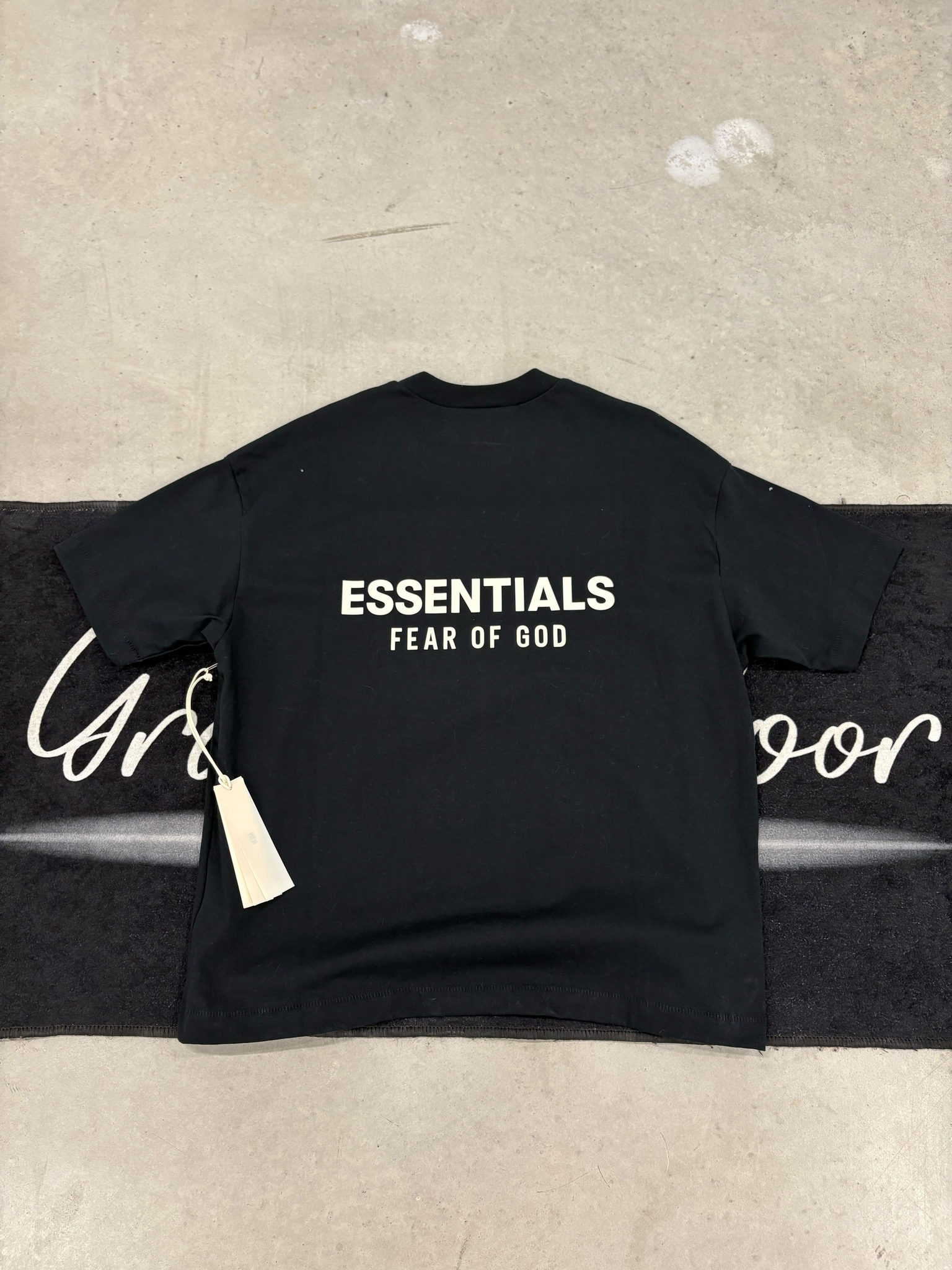 Essentials “2025 Black SS” Shirt (preloved) – GRAILS NEXT DOOR