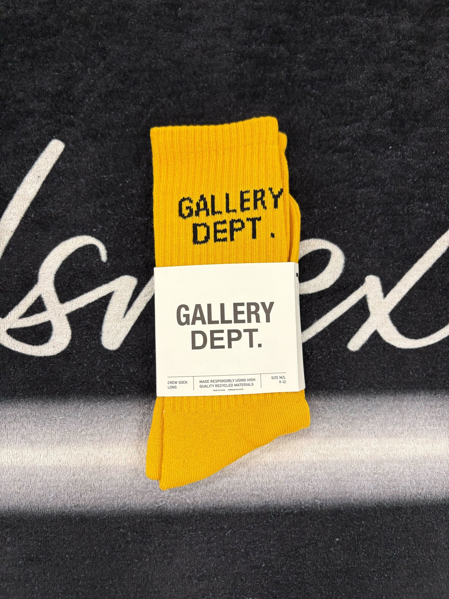 Gallery dept “yellow” socks