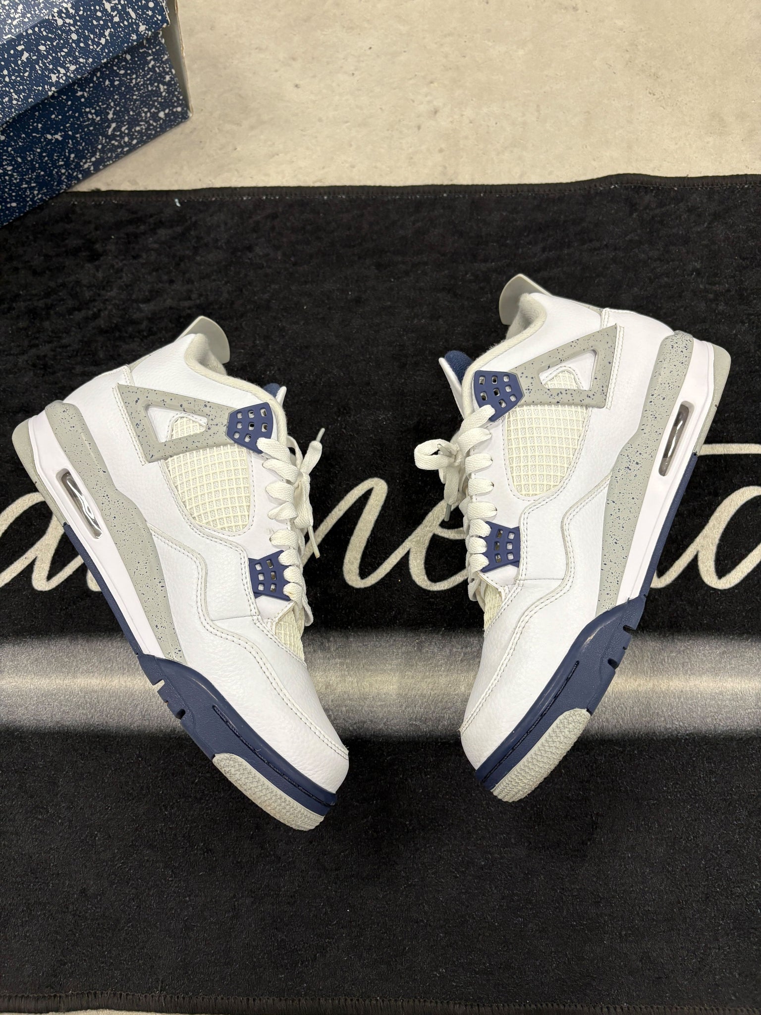 Jordan 4 "midnight navy"