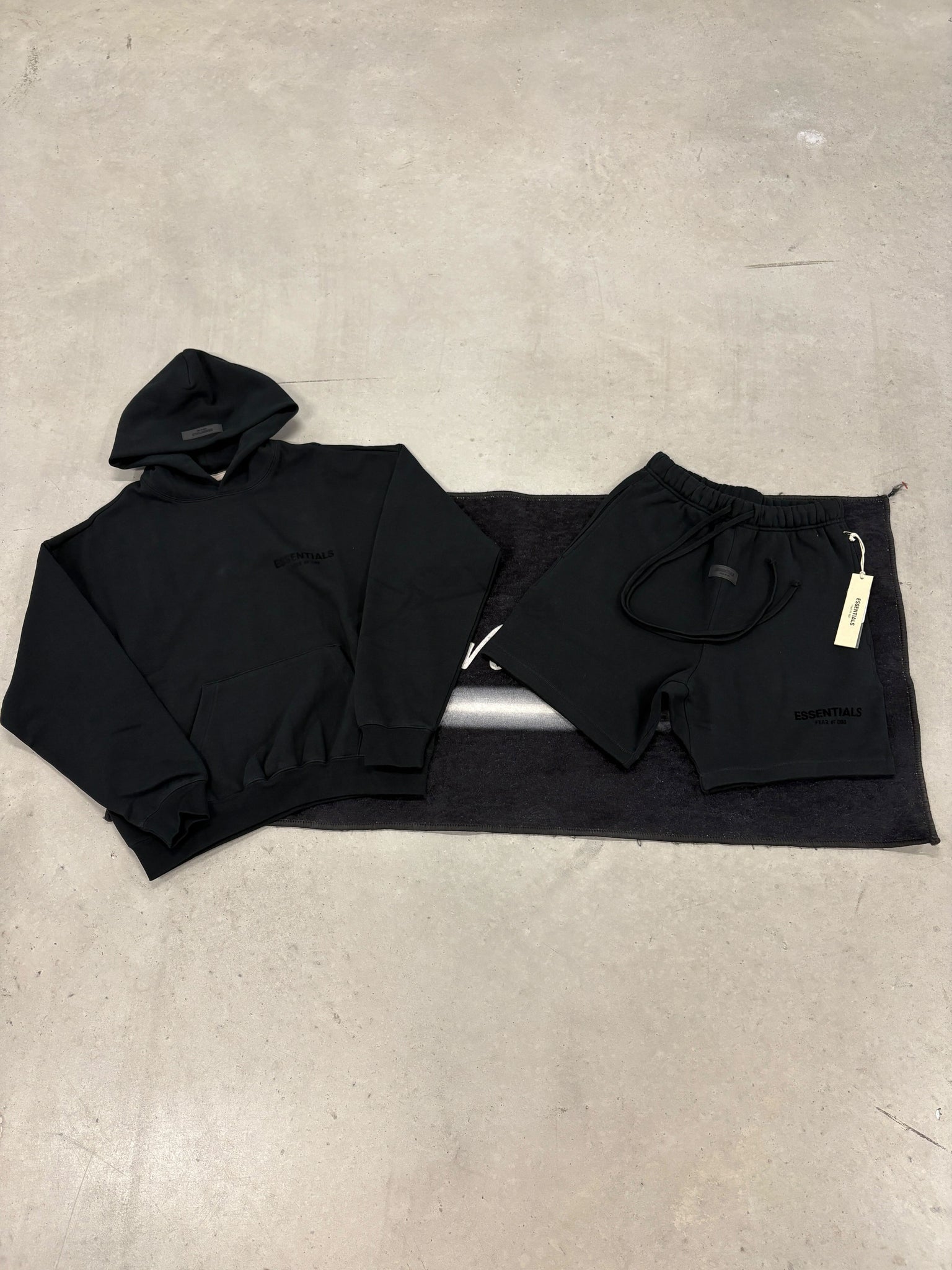 Essentials "Stretch Limo" Summer Set