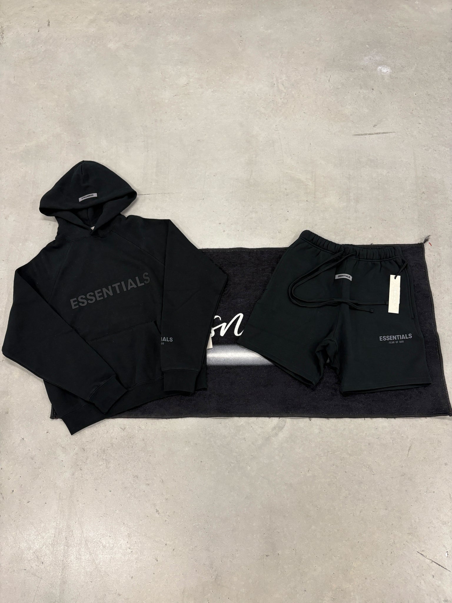 Essentials "Black 2020" Summer Set