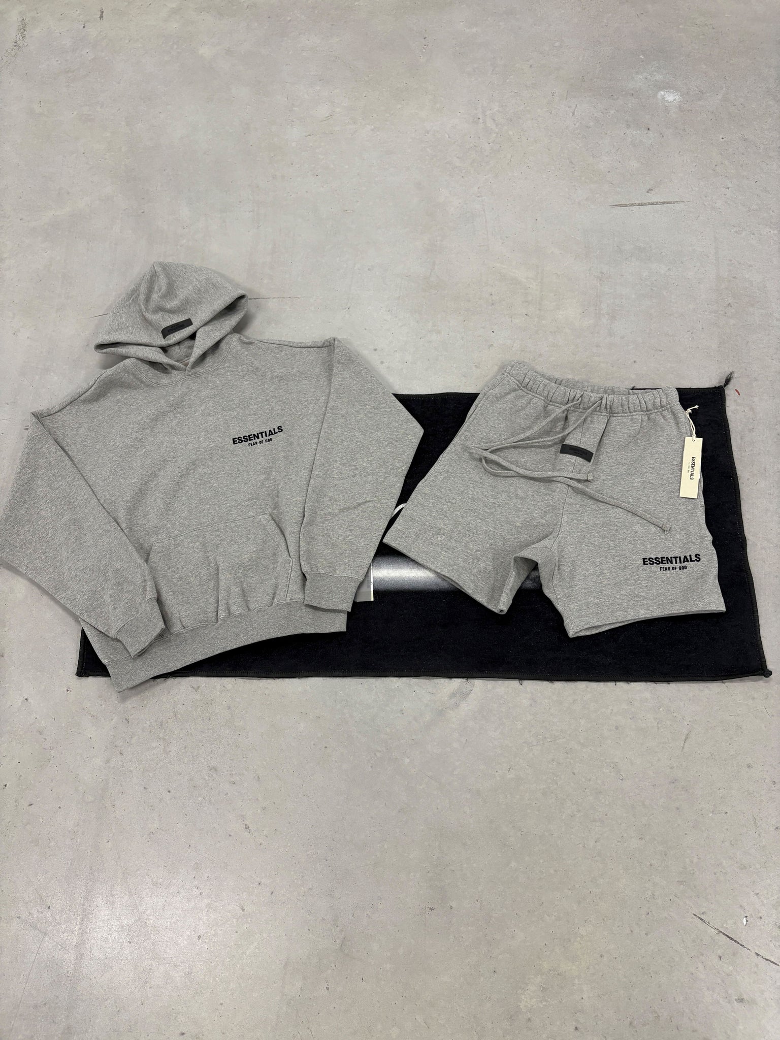 Essentials "Dark Oatmeal" Summer Set