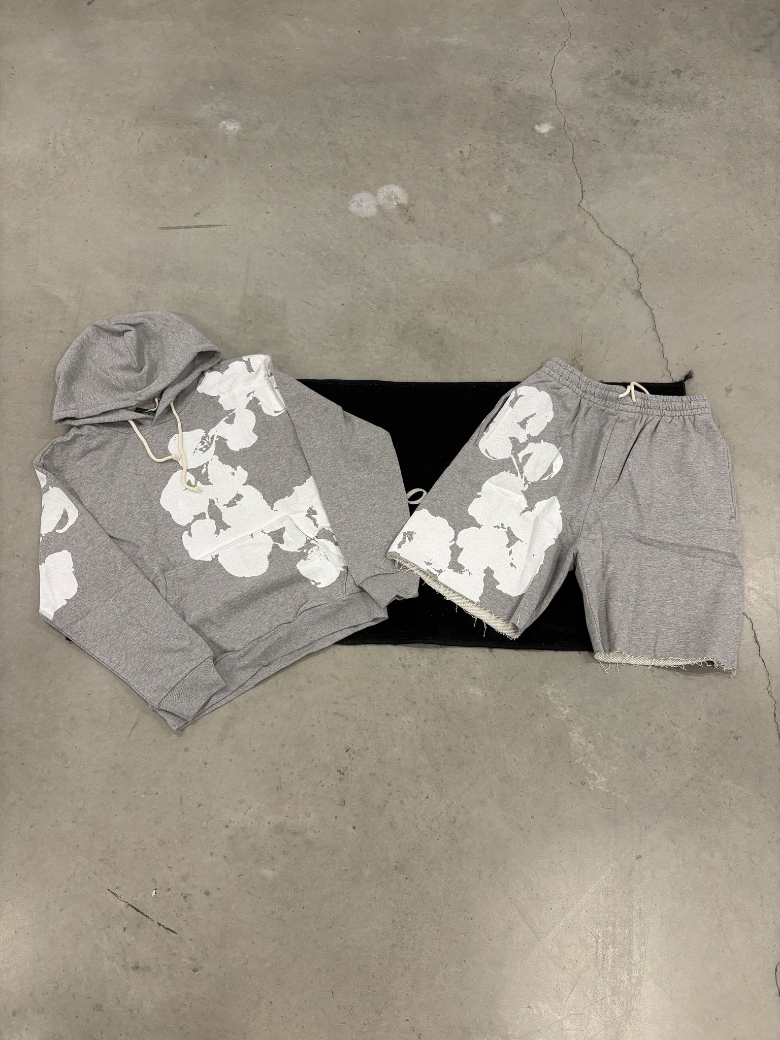 Denim Tears "Grey Jumbo Wreath" Summer Set