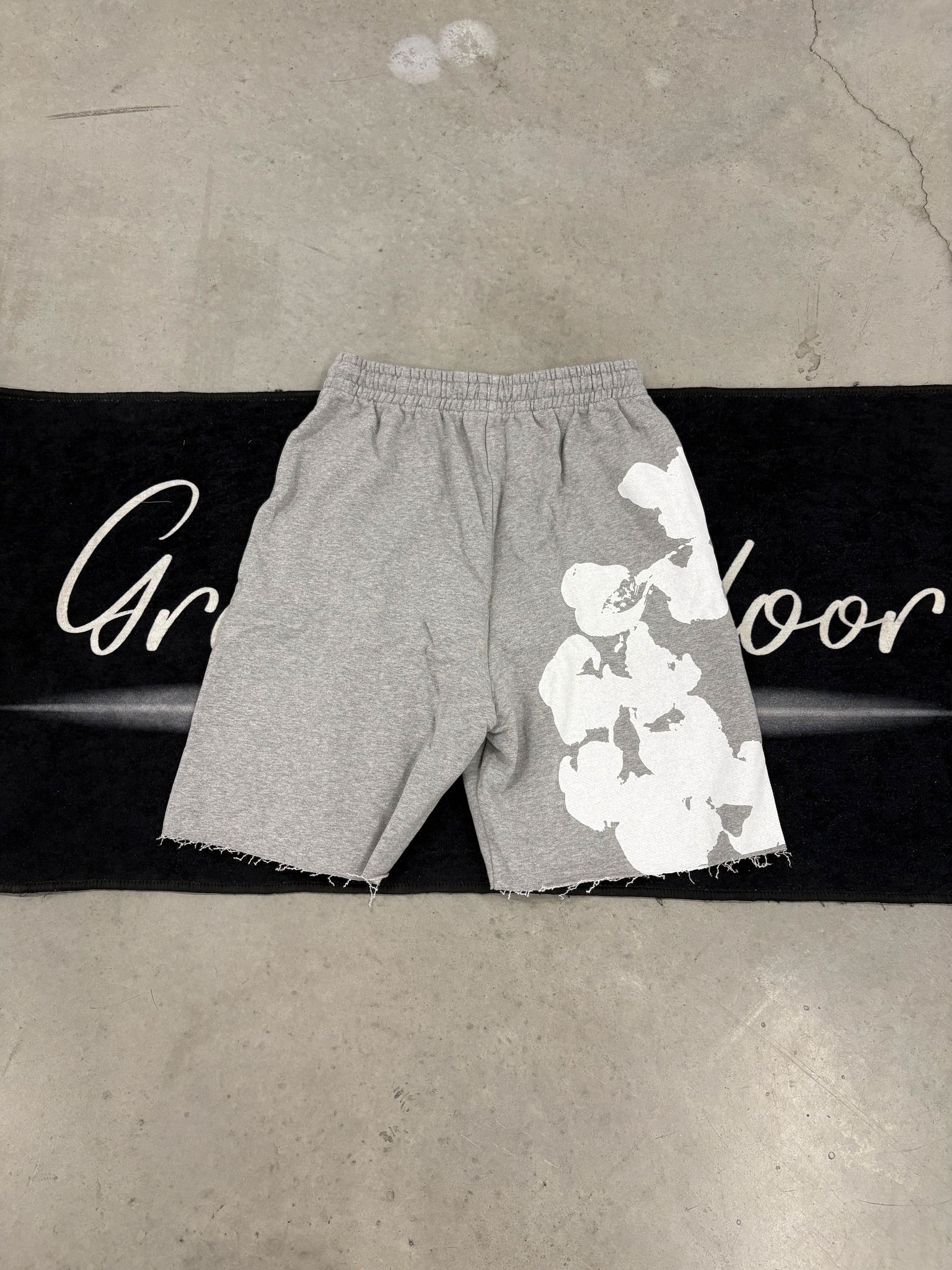 Denim Tears "Grey Jumbo Wreath" Short