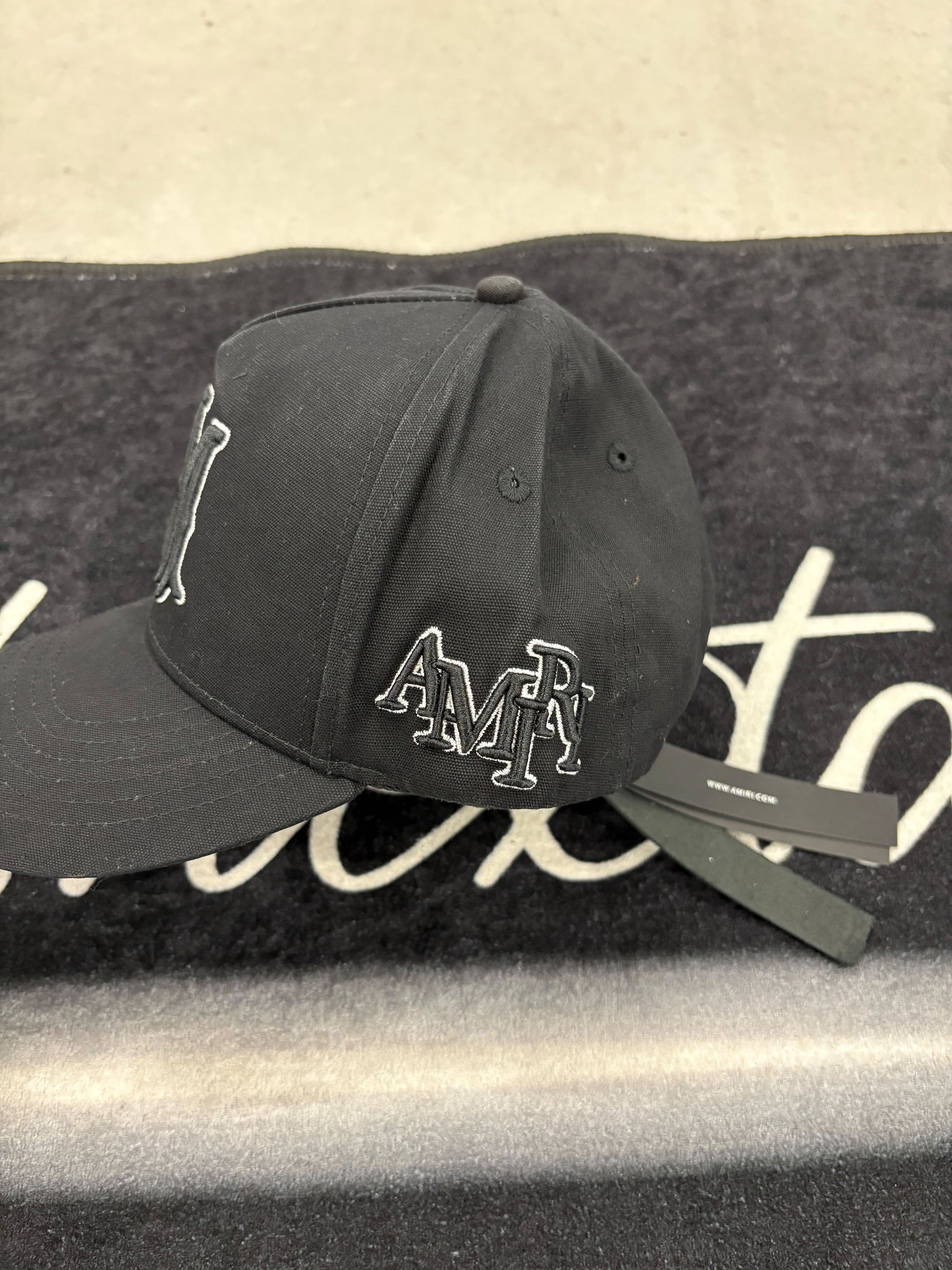 Amiri hat