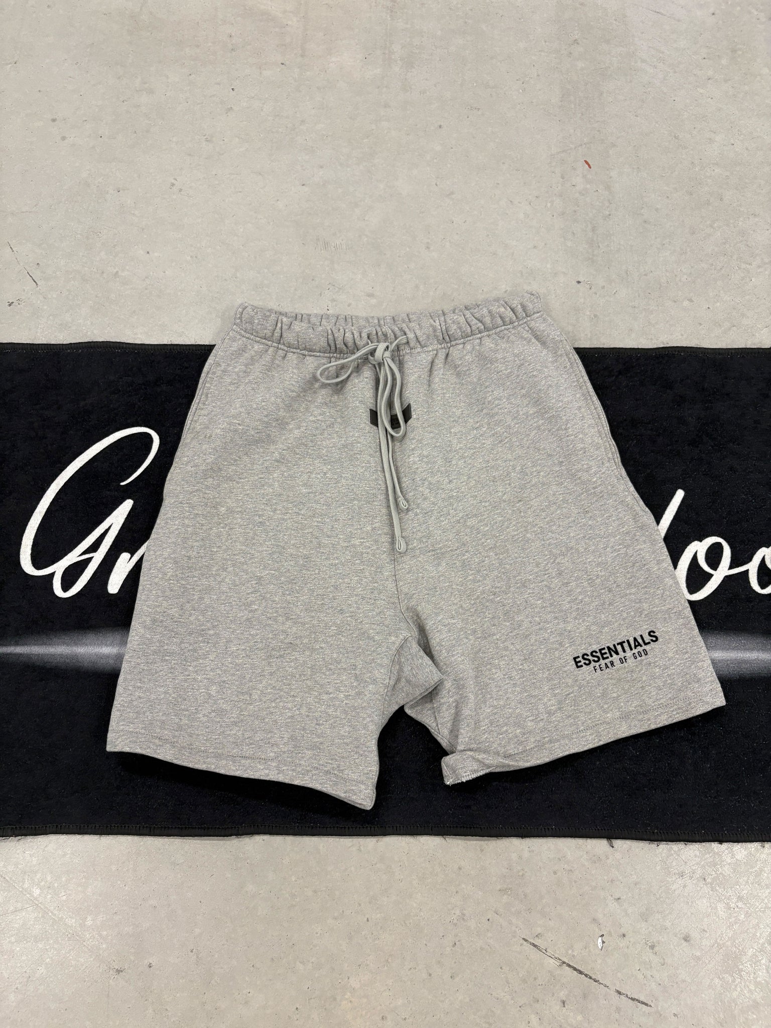 Essentials "dark oatmeal fw" shorts (used)