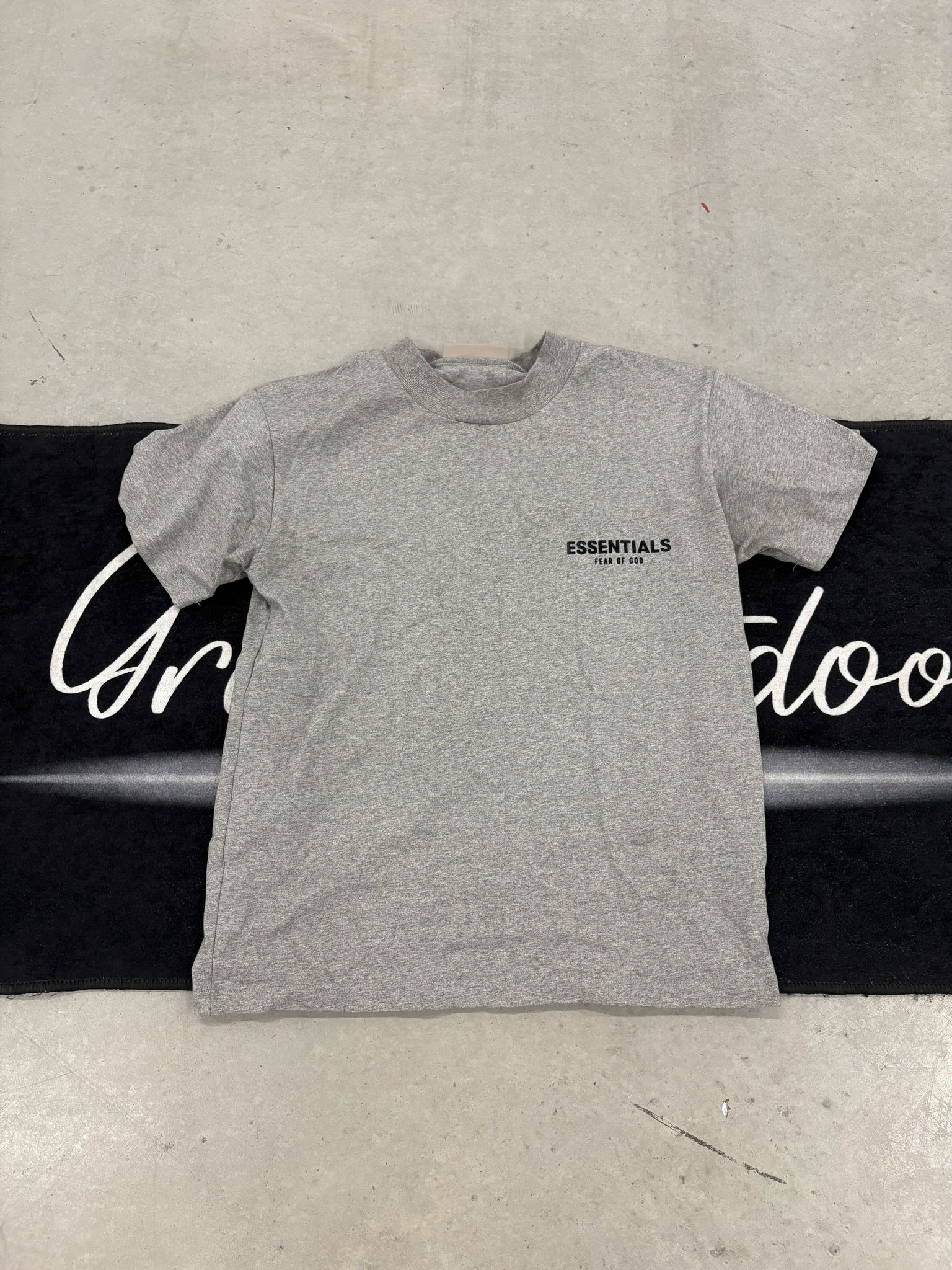 Essentials "dark oatmeal fw" shirt (used)