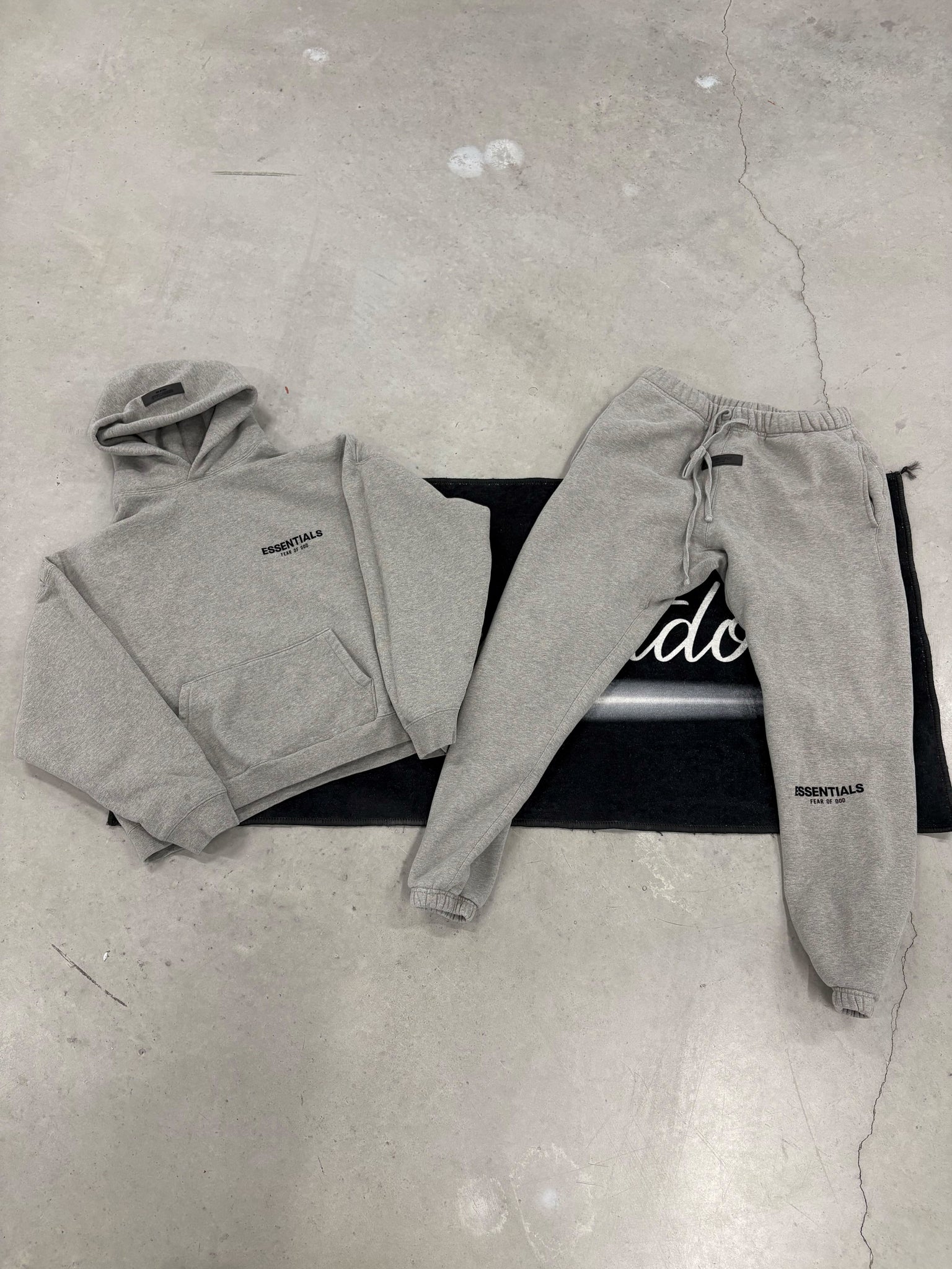 Essentials Dark Oatmeal FW22 Tracksuit (used)