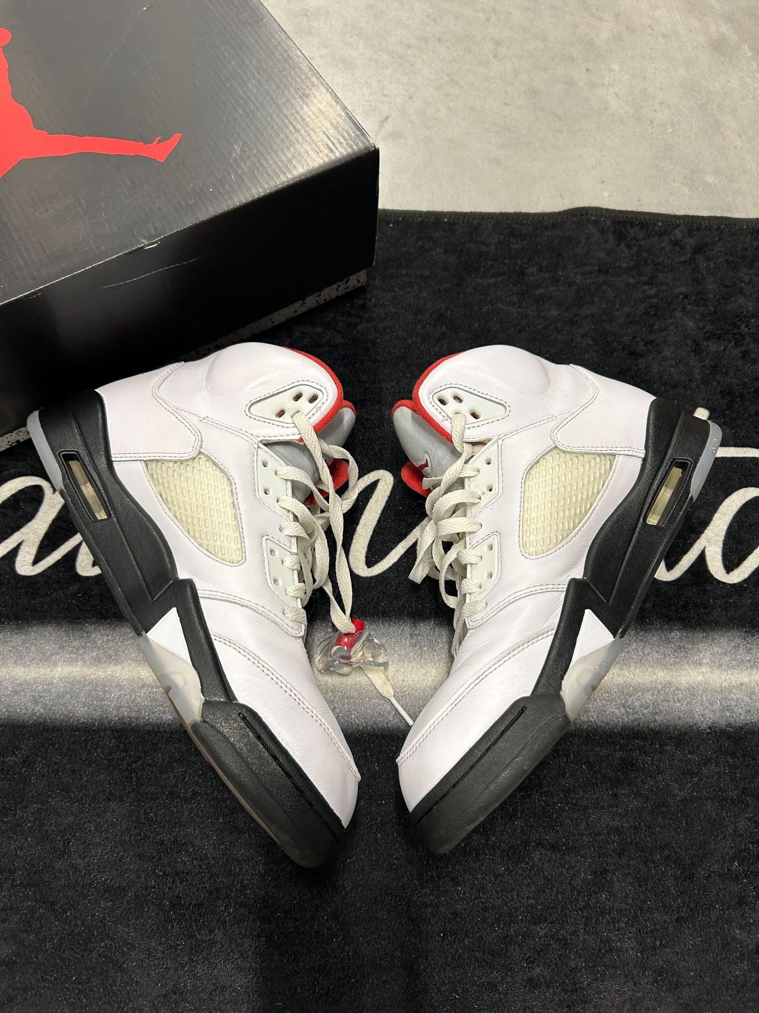 Jordan 5 "Fire Red"