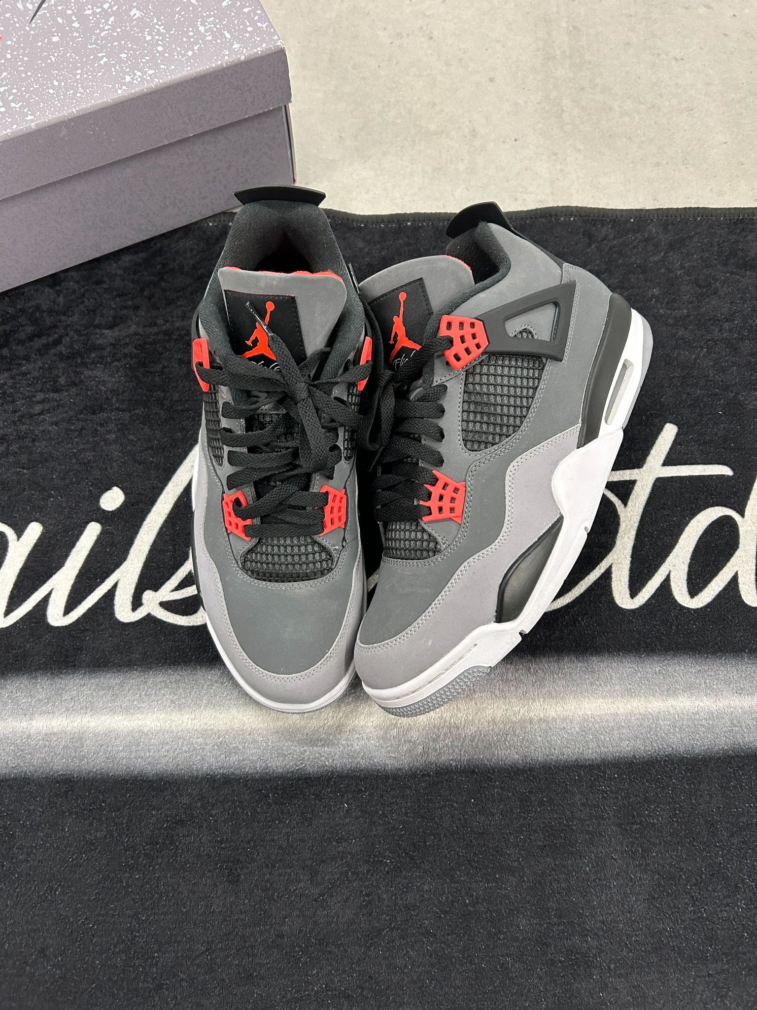 Jordan 4 "Inferred"