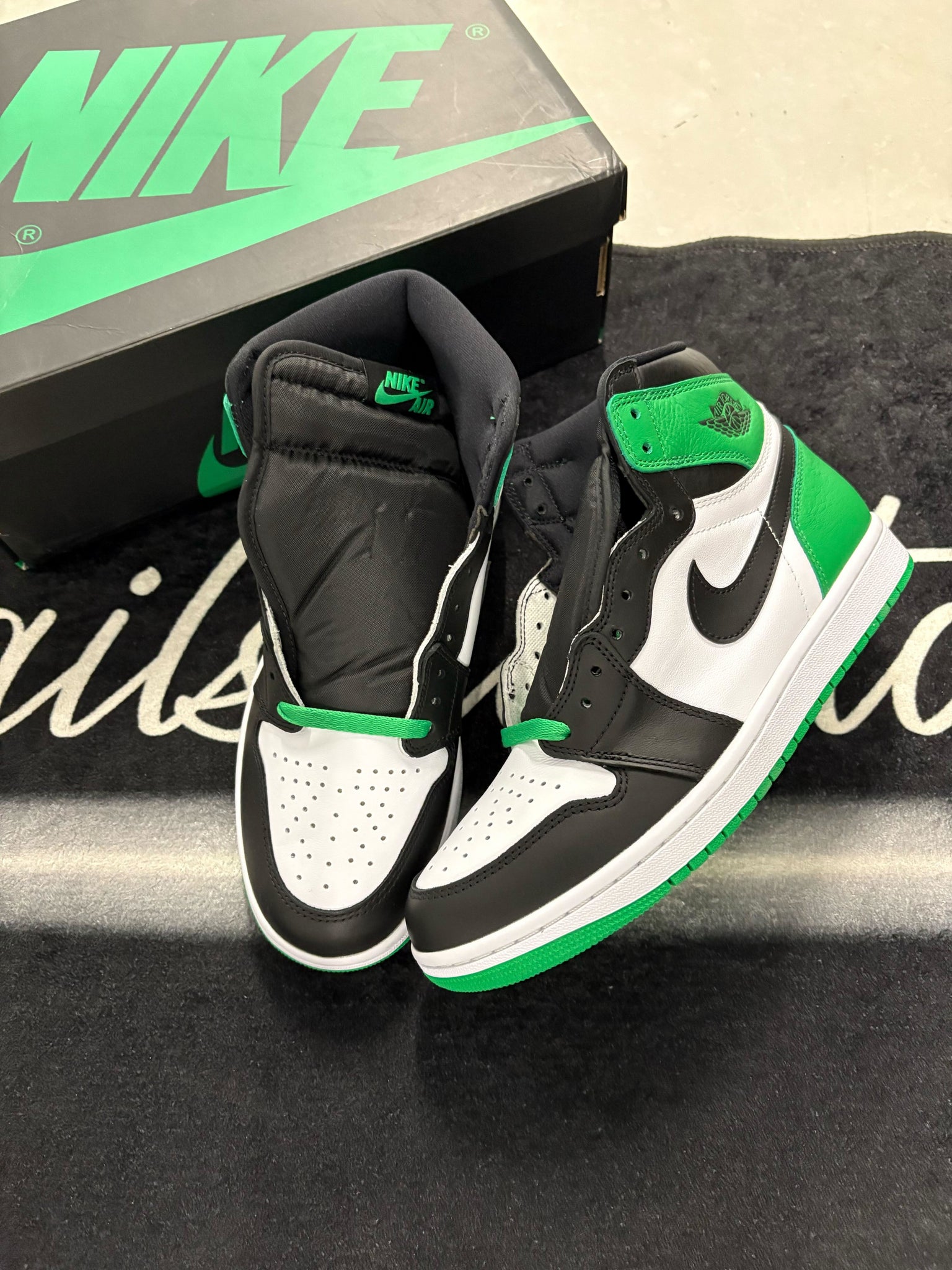 Jordan 1 "Lucky Green" shoes