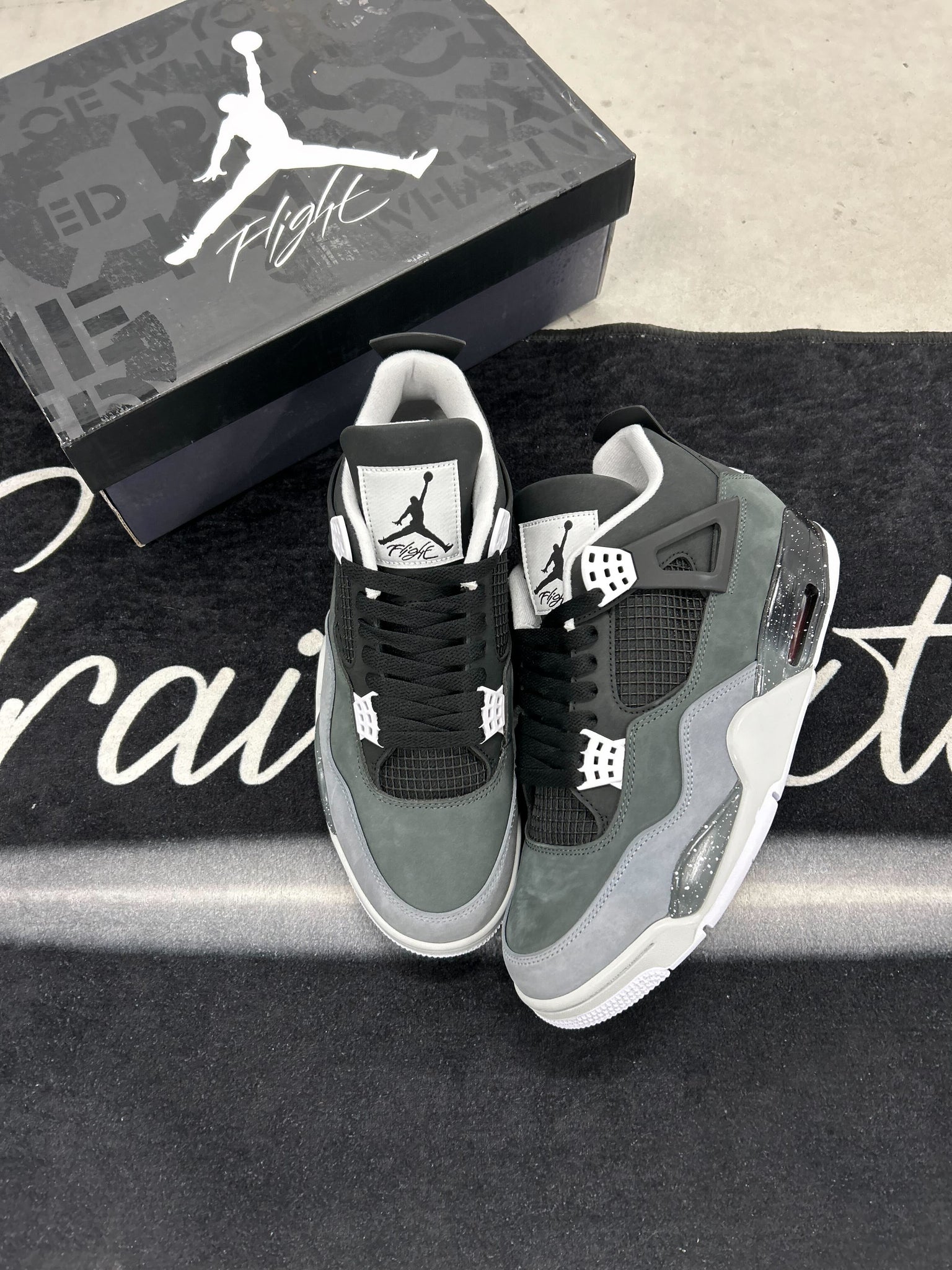 Jordan 4 "FEAR" shoes