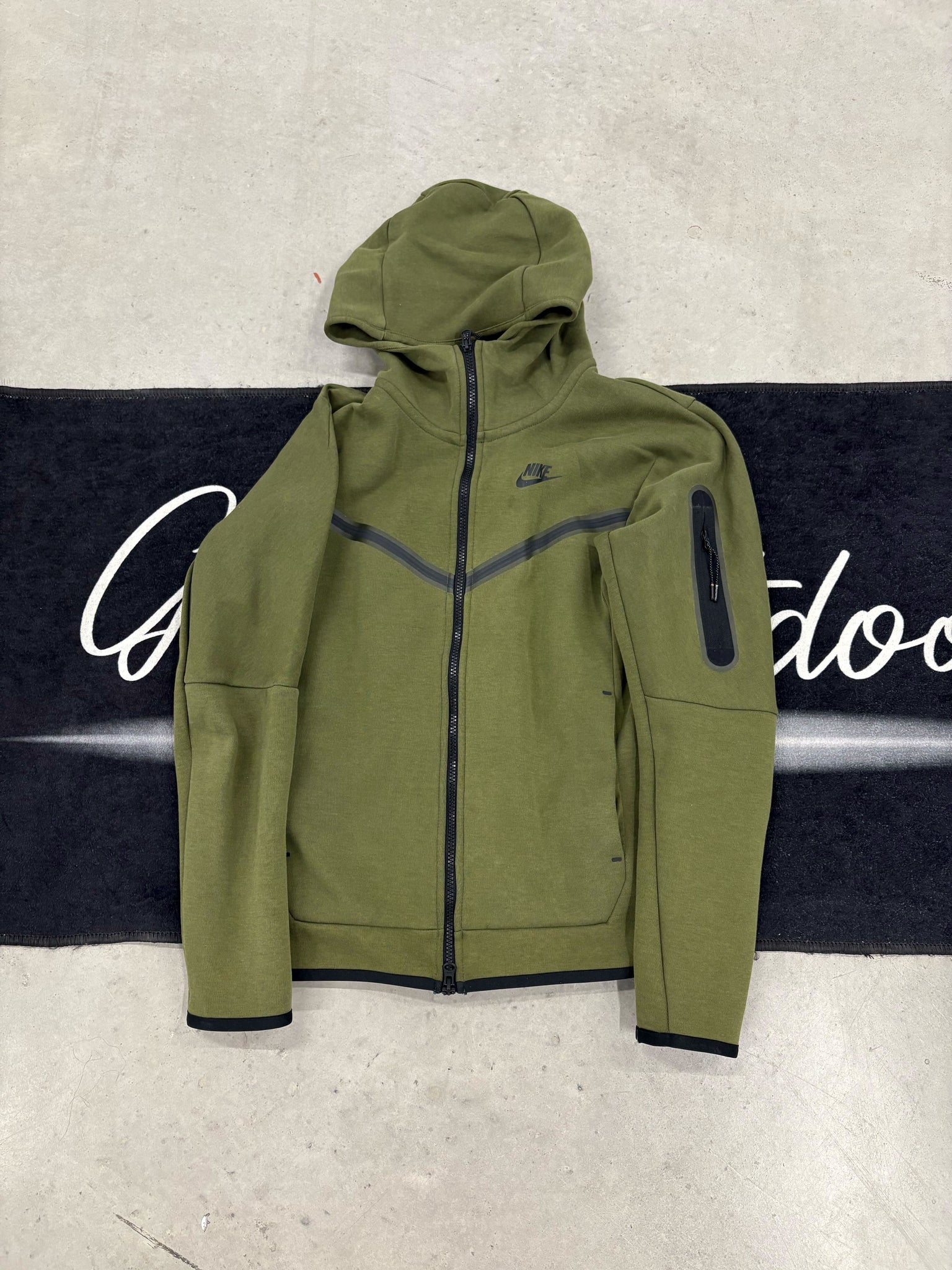 Nike Tech Fleece Green hoodie (used)