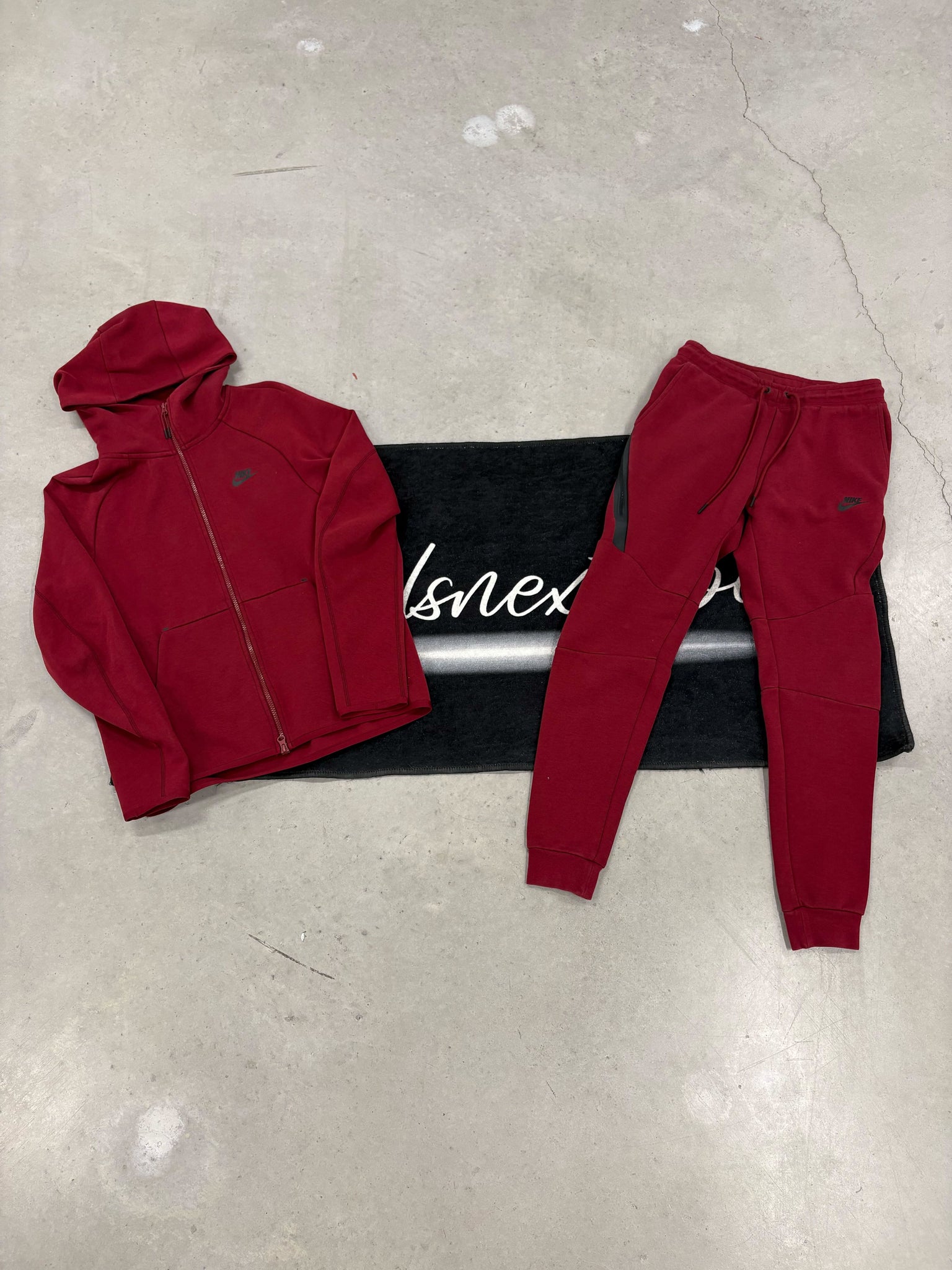 Nike Tech Fleece Maroon Tracksuit (used)