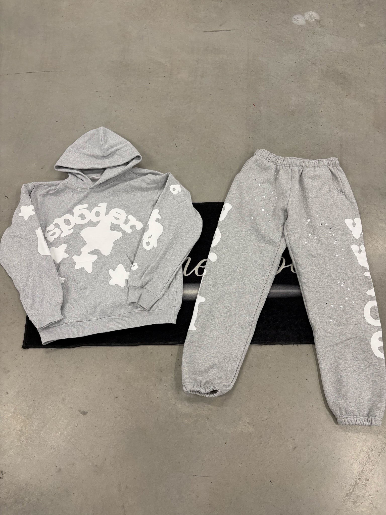 Sp5der Grey Beluga Tracksuit