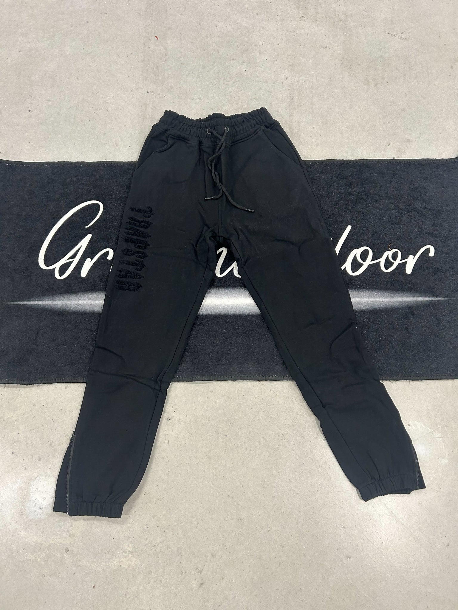 Trapstar "it's a secret black" pants