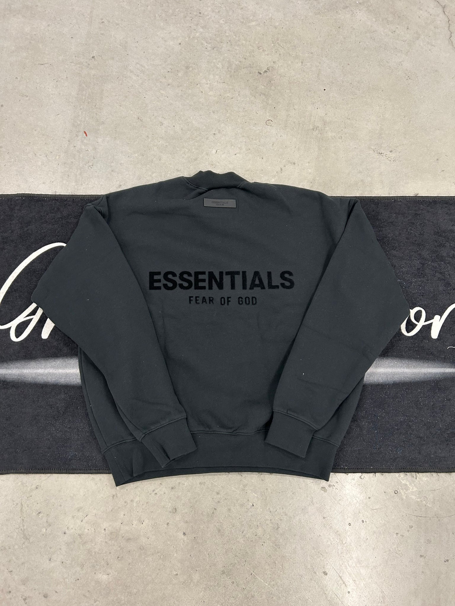 Essentials "stretch limo" crewneck